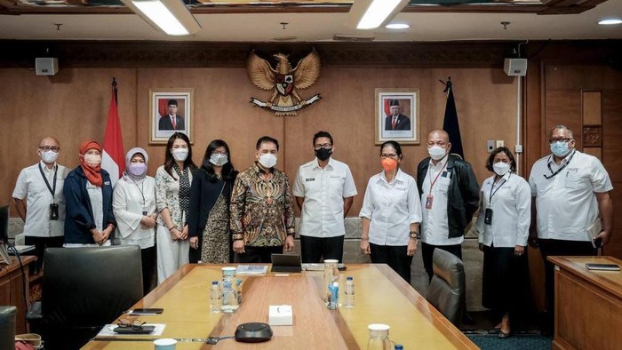 Sandiaga Uno bertemu Dubes RI untuk Tiongkok, Senin (28/3).