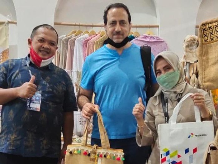 Sebanyak 24 UMKM mitra binaan PT Pertamina (Persero) berpartisipasi di ajang INACRAFT Reborn 2022.