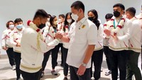 Pencapaian besar itu diapresiasi Sekjen Pengurus Besar Federasi Olahraga Karate-do Indonesia (PB FORKI) Raja Sapta Ervian yang secara langsung menyambut kedatangan Ahmad Zigi Zaresta Yuda dan kawan-kawan di Bandara Soekarno-Hatta, Senin (28/3) malam.