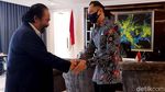 Senyum AHY Saat Bertemu Surya Paloh di Kantor Nasdem