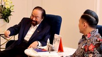 Seperti diketahui, AHY terus membangun komunikasi dengan sejumlah tokoh, baik tokoh pemerintahan maupun partai politik.