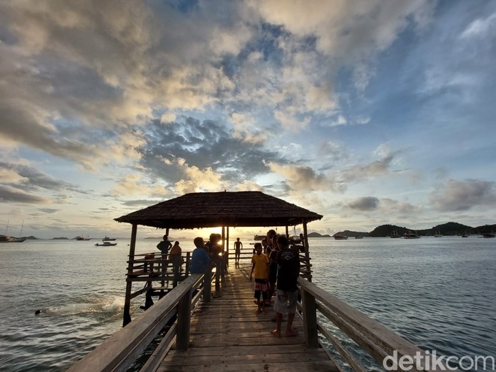 Sunset di Pantai Pede