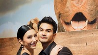 Tengku Tezi terkenal lewat beberapa peran yang ia mainkan dalam film dan sinetron. Kini namanya melambung karena isu kedekatannya dengan Tyas Mirasih. Foto: instagram @tengkutezi