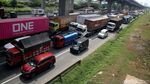 Tol Japek Arah Jakarta Macet Panjang, Ada Apa?