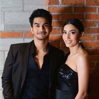 Tyas Mirasih dikabarkan selingkuh dengan Tengku Tezi, lawan mainnya dalam film ‘Marley’. Setelah santer kabar selingkuh, keduanya bercerai dari pasangan mereka masing-masing dan kini kerap memperlihatkan kemesraan di media sosial. Foto: Instagram