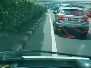 Viral Ambulans Terhalang Mobil di Tol Cawang, Begini Penelusuran Polisi