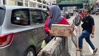 Aksi ini berbahaya bagi diri mereka juga mengguna jalan lain.