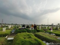 Tata Cara Ziarah Kubur sesuai Sunnah Nabi SAW beserta Hal-hal yang Dilarang
