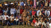 Saat kembali digelar, masyarakat India kembali berbondong menonton tarung gulat ini.  