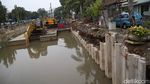 Antisipasi Banjir, Kali Ciliwung Pasar Baru Dipasang Turap Beton