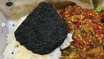 Apes! 10 Momen Netizen Dapat Ayam Geprek Sachet hingga Tempe Gosong