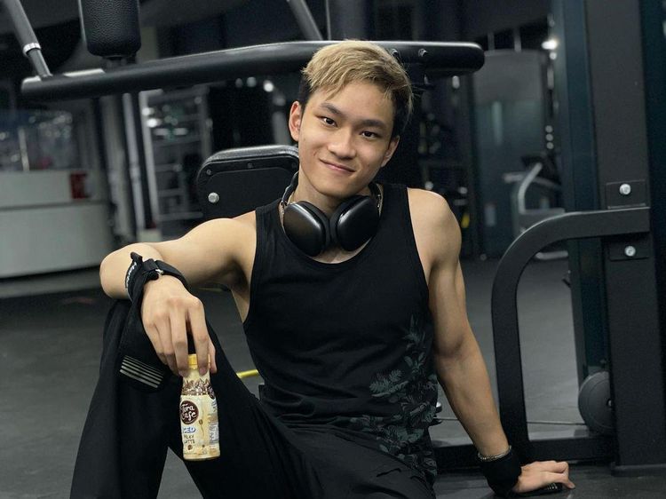 Momen Azka Corbuzier Makan Gulali dan Belajar Bikin Bumbu Ketoprak