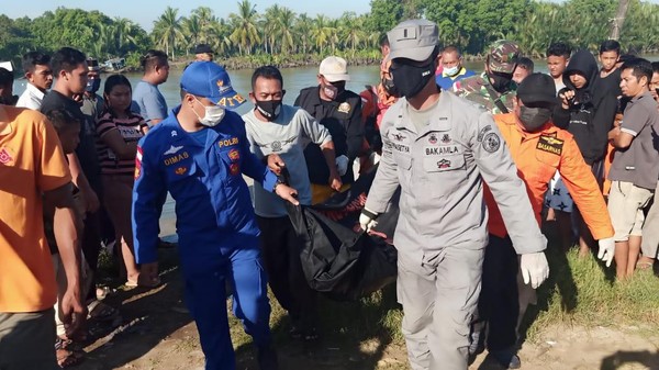 Bakamla RI Temukan Jasad Nelayan di Perairan Sedau