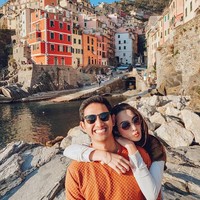 Melalui keterangan di unggahan Instagramnya, Belva sendiri mengatakan bahwa sebenarnya dirinya sudah lama ingin berkunjung ke Italia namun tak kunjung kesampaian. Akhirnya sekarang impiannya itu bisa tercapai dengan mengajak serta sang istri. Foto: Instagram