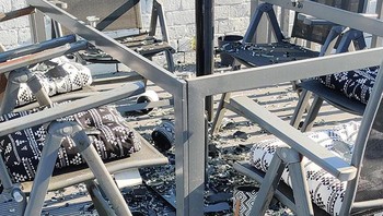 Kaca meja pecah saking panasnya. Foto: WRODAvid via Bored Panda