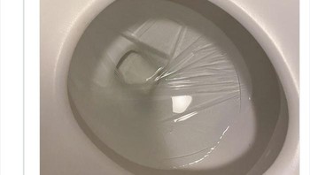 Bahkan airnya ikut membeku. Foto: harryscomets via Bored Panda