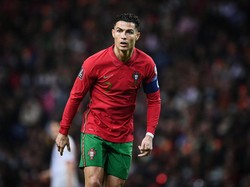 Syarat serupa berlaku kepada Cristiano Ronaldo bersama Portugal. Seperti halnya Messi, ia sudah tampil di Piala Dunia 2006, 2010, 2014, dan 2018, dengan capaian terbaik menjadi semifinalis pada 2006. Di usianya yang sudah 37 tahun, tampil di Piala Dunia 2022 tampak menjadi kesempatan terakhir. Foto: (Getty Images/Octavio Passos)