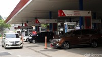 Direktur Jenderal Minyak dan Gas Bumi Kementerian ESDM Tutuka Ariadji menjelaskan kuota Pertalite pada tahun ini ditetapkan 23,05 juta KL. Sementara, realisasi penyaluran Pertalite hingga Februari sebesar 4,258 juta KL atau lebih tinggi sebanyak 18,5% dari kuota secara year to date.