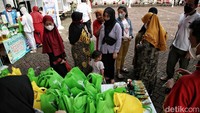 Harapan mereka, harga minyak kemasan lebih murah dari biasanya.