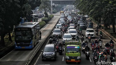Jakarta Macet Lagi, Siap Transisi ke Endemi?