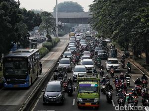 Jakarta Macet Lagi, Siap Transisi ke Endemi?