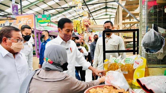 Jokowi Cek Harga Pangan di Purworejo
