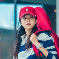 Ciuman pertama Kim Tae Ri sebenarnya ialah dengan seorang aktris. Pada 2016, dia membintangi film The Handmaiden yang mengangkat kisah cinta pasangan lesbian. Foto: dok. tvN