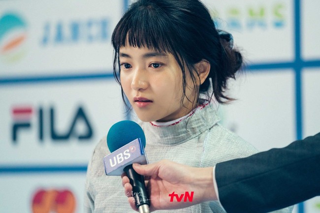 Sebab saat membintangi drama Korea Entourage dan Mr. Sunshine, Kim Tae Ri tidak ditampilkan beradegan ciuman. Foto: dok. tvN