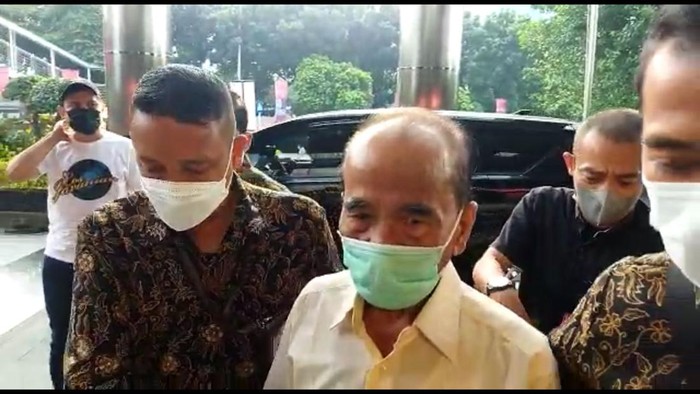 KPK Jemput Paksa Eks Gubernur Riau Annas Maamun!