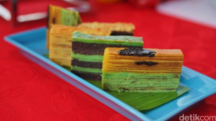 Kue basah khas Palembang buatan Toko Kue Bunda Rayya