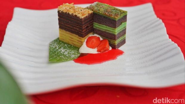 Kue basah khas Palembang buatan Toko Kue 'Bunda Rayya'