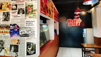 Harga makanan ditempat ini sangat bervariasi, mulai dari Rp 12 ribu hingga Rp 33 ribu.