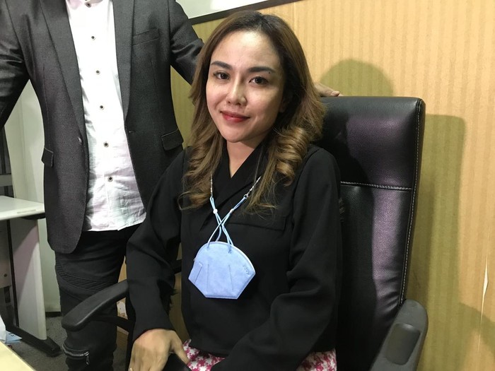 Penampilan Medina Zein tanpa hijab.