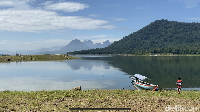 Apalagi di saat pagi menjelang, matahari terbit menjadi pemandangan indah yang wajib diabadikan. Persiapkan kamera untuk merekam tiap momen terbaik.
