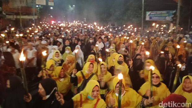 Pawai obor di Medan (Ahmad Arfah Fansuri Lubis/detikcom)