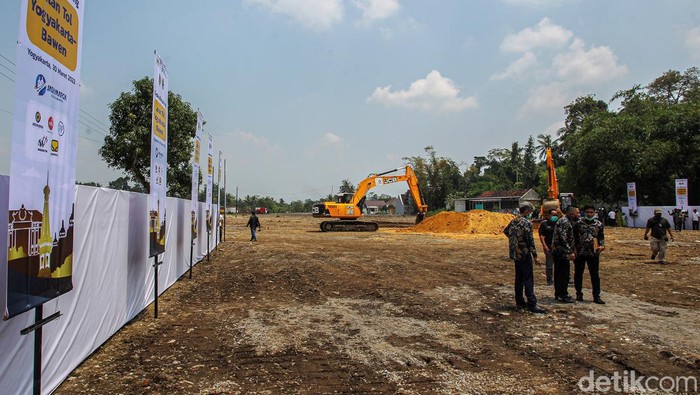 Daerah Istimewa Yogyakarta (DIY) akan segera memiliki jalan tol untuk pertama kali. Groundbreaking Tol Yogyakarta-Bawen digelar hari ini.