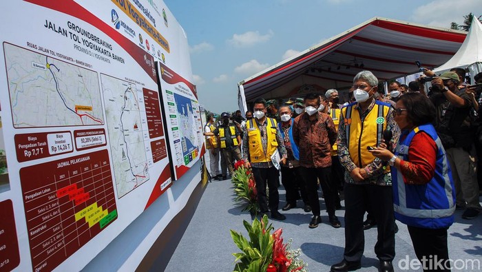 Pembangunan Tol Yogyakarta-Bawen Seksi 1 Dimulai Daerah Istimewa Yogyakarta (DIY) akan segera memiliki jalan tol untuk pertama kali. Groundbreaking Tol Yogyakarta-Bawen digelar hari ini.