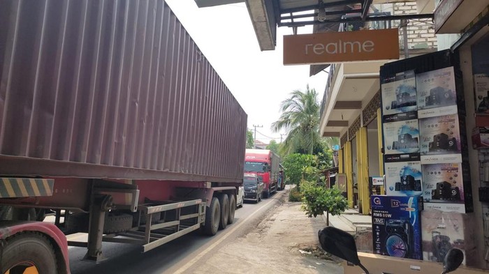 Penampakan kemacetan di Desa Paciran