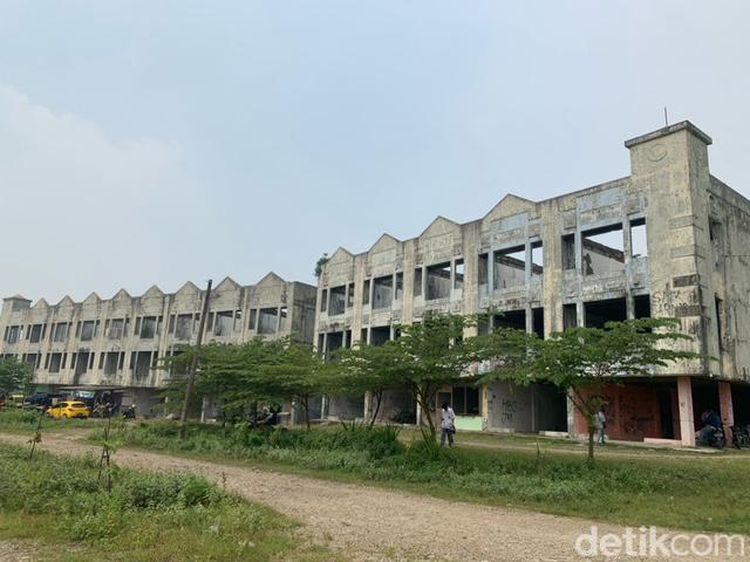 Potret Kota Mati Tommy Soeharto di Karawang