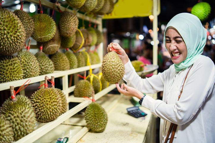 Penjual durian akan dipenjara jika menjual durian mentah
