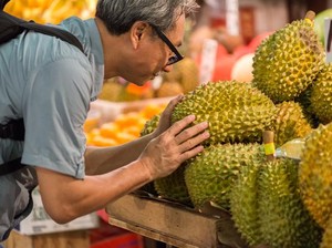 Canggih! Petani Durian Ini Kontrol Tanamannya Lewat Laptop