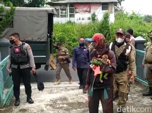 Topeng Monyet Bukan Hiburan!
