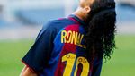 Pose Keren Ronaldinho saat Menikmati Aneka Seafood Segar