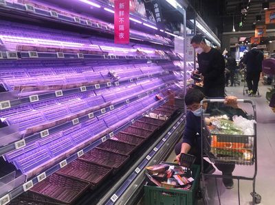 Shanghai Lockdown, Barang-barang di Supermarket Ludes Diborong