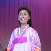 Dalam penampilannya, So Un Hyang biasa menyanyikan lagu-lagu yang ceria. Foto: dok. YouTube NK Media.