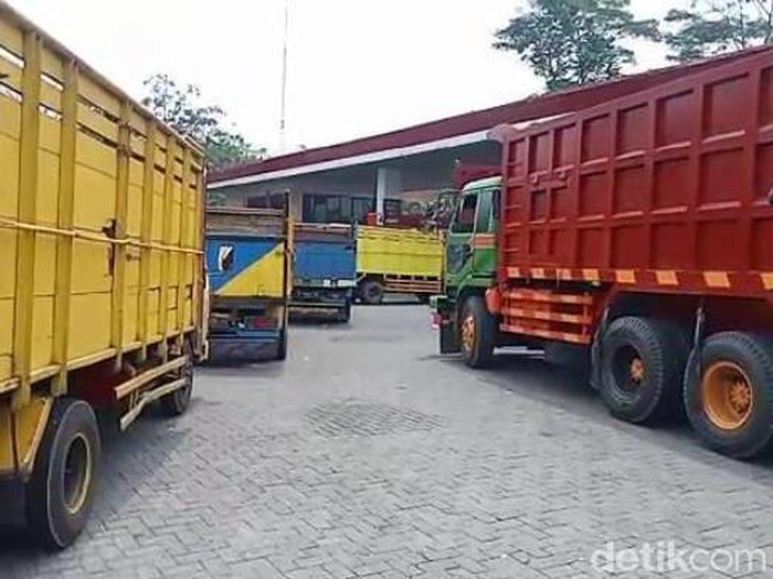 Sopir truk serbu SPBU di Probolinggo