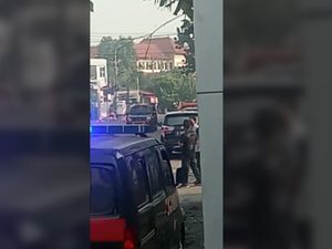 Suasana Kepanikan Warga Saat Temukan Benda Mencurigakan di Solo