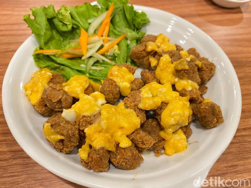 Victus Restaurant : Unik Rasanya! Sei Kambing Guling Madina dan Cendol Susu Kambing