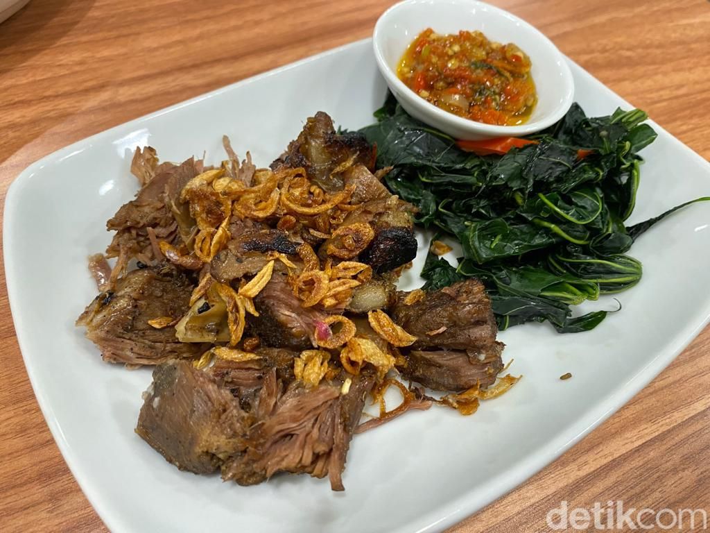 Victus Restaurant : Unik Rasanya! Sei Kambing Guling Madina dan Cendol Susu Kambing
