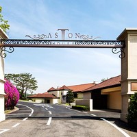 Aston House memiliki atmosfer klasik bergaya Inggris di abad 17. Tempat ini dirancang dengan menampilkan kemewahan dari gaya arsitektur Jacobean, yakni kebangkitan era Renaissance. Foto: Dok. Grand Walkerhill Seoul